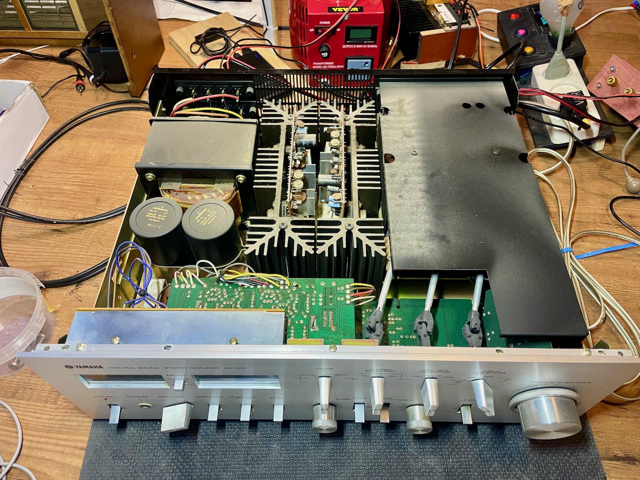 Prachtige vintage HiFi zoals deze Yamaha CA-1010 versterker